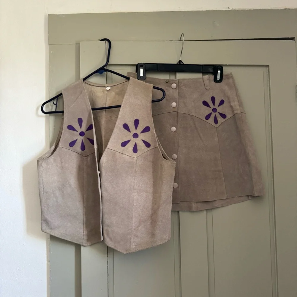 RARE vintage Two-Piece 60s/70s suede skirt set - Picture 5 of 8